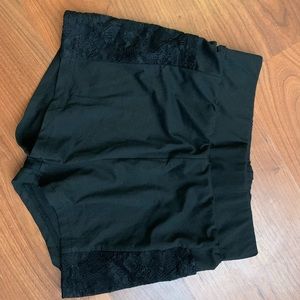 black spandex w lace pockets